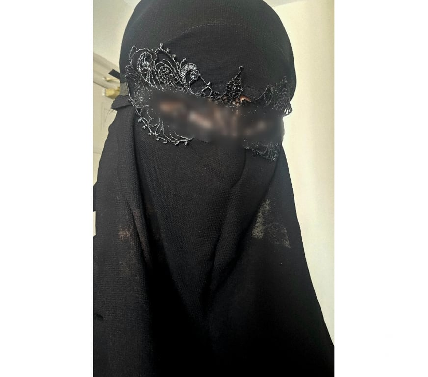 Escorts West Yorkshire Bradford - Photos for British Asian Nikaabi. Monday incalls only