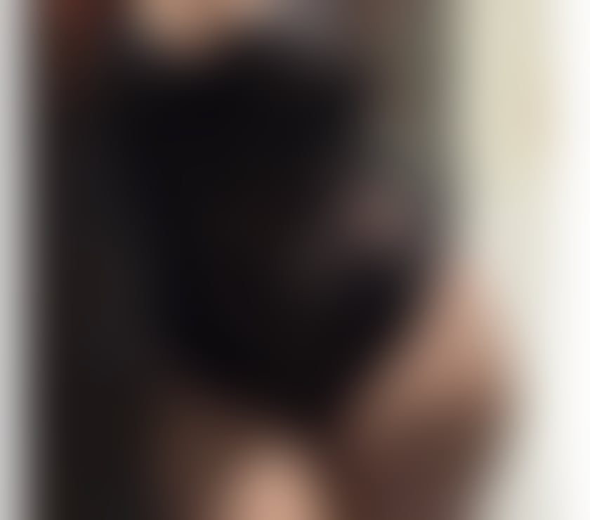 Escorts Canning Town East London - Photos for Curvaceous big booty ebony 🌹 🍑🍫 party girl 🥂