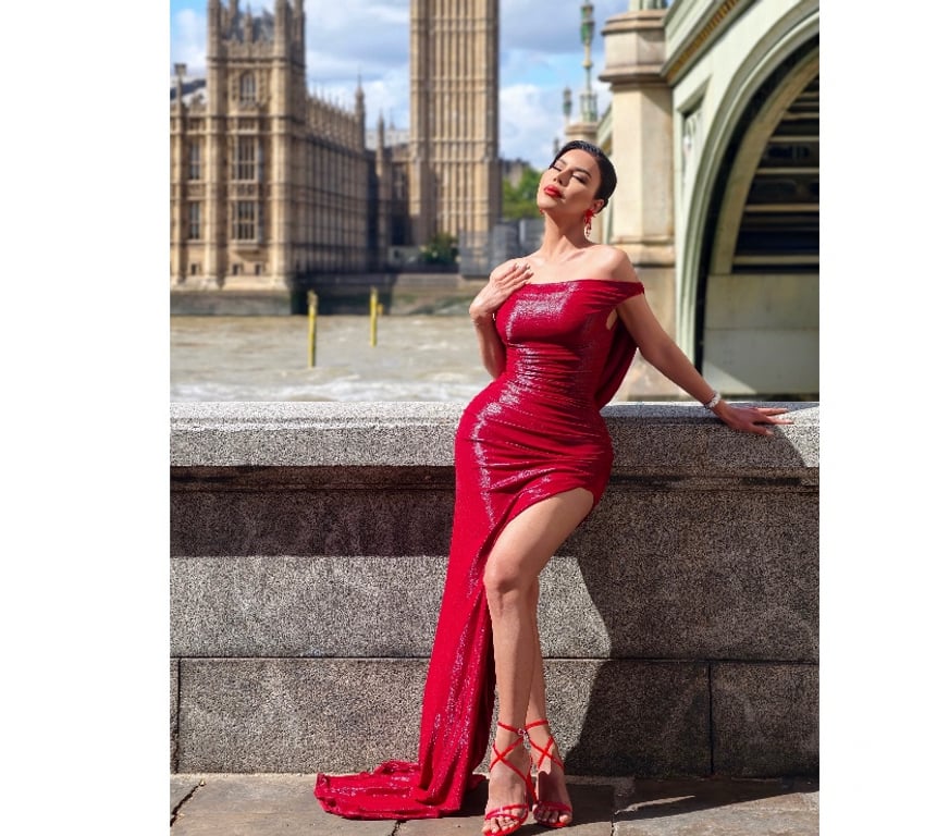 Trans Escorts West London Kensington (Olympia) Station - West London - Photos for Fully Functional Asian Goddess