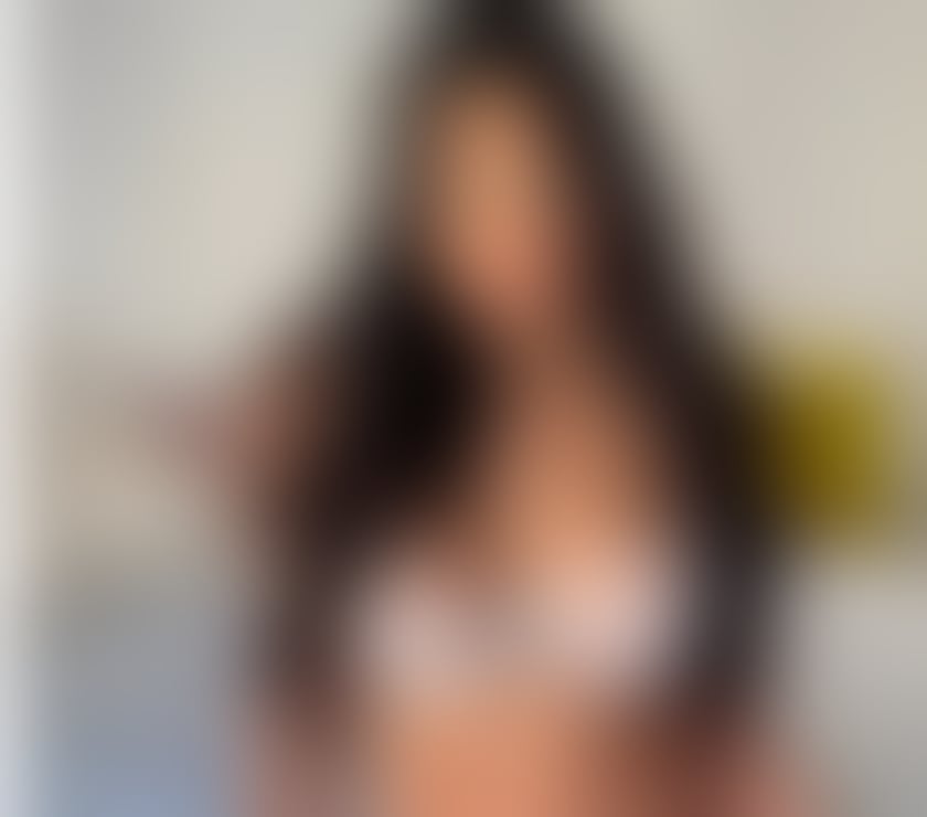 Escorts and Massages Horsham Town Centre Horsham - Photos for Gorgeous Party Girl ,Fun, Flirty & Unforgettable 🥂