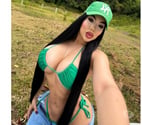 🥳I like to party and share moments🥳