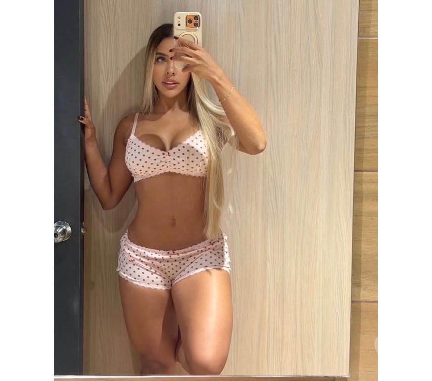 Escorts South West London Wandsworth - South West London - Photos for 🎀🎉👑Bruna Partying delight👠WhatsApp babe🍒