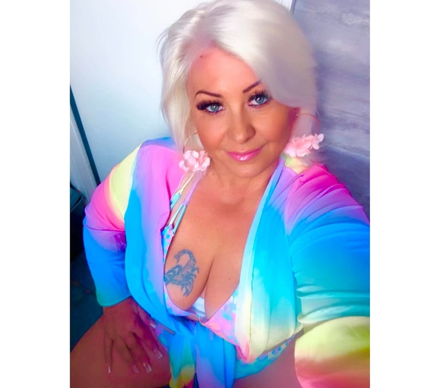 Escorts East London Havering - Photos for AMANDA HORNY MILF BIG NATURAL BOOBS RELAX KISS