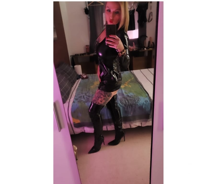 Escorts West Midlands Dudley - Photos for Stunning Blonde Temptation