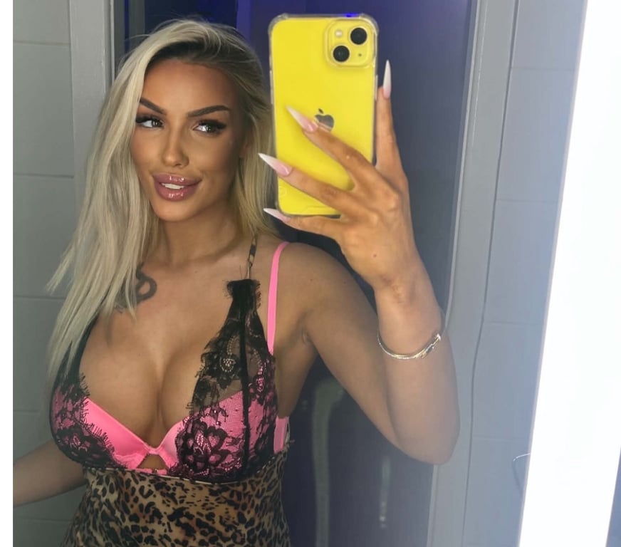 Escorts North West London Brent Park - North West London - Photos for 🙈Hot British Kendra at your town💦 ❤️❤️