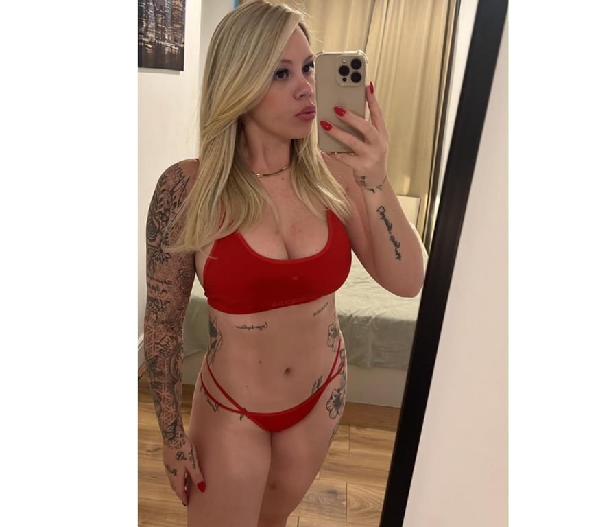 Escorts Surrey Woking - Photos for BIANCA BEST MASSAGE BODY TO BODY WITH OIL👅💦HAPPY