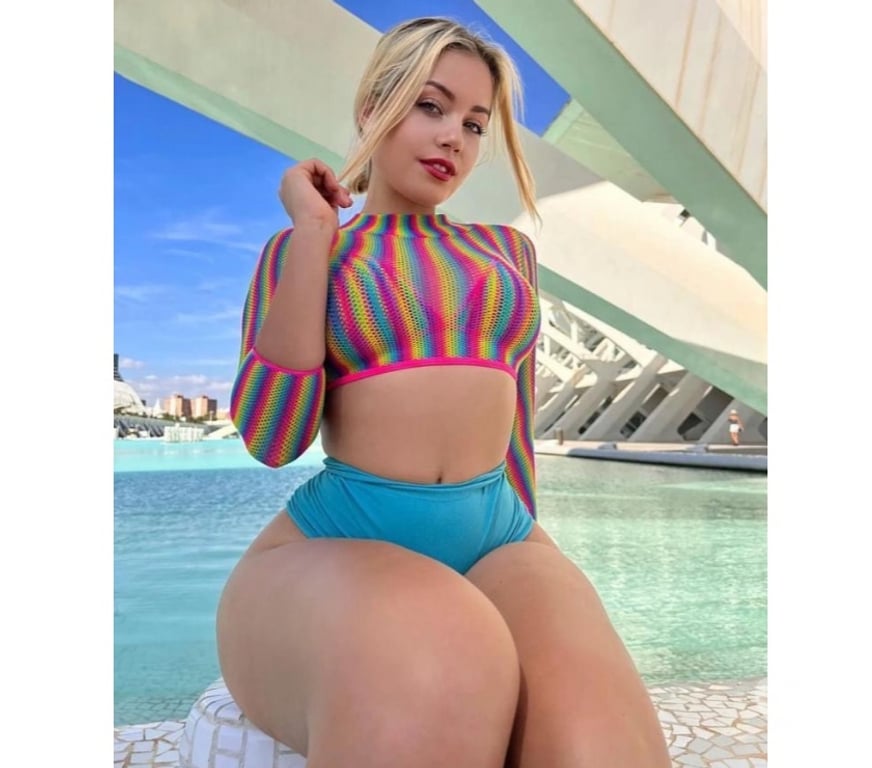 Escorts Surrey Woking - Photos for DUO GIRLFRIEND BRAZILIAN G😈🥂🍾 BEST PARTY SERVICE