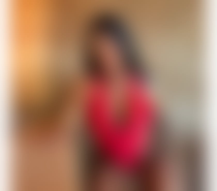 Escorts and Massages Luton Town Centre Luton - Photos for Caroline beauty