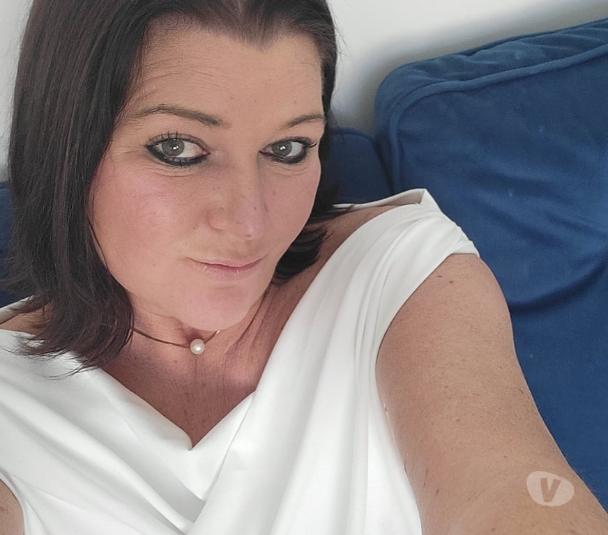 Adult Entertainment Essex Thurrock - Essex - Photos for Lonely housewife offering services to please us both