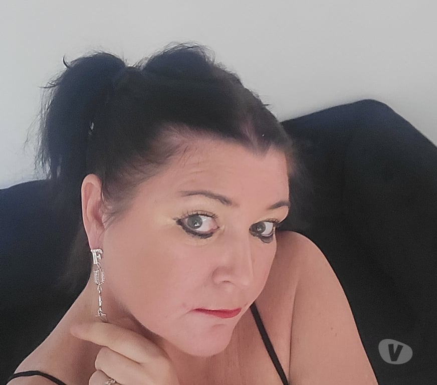 Adult Entertainment Essex Thurrock - Essex - Photos for Lonely housewife offering services to please us both