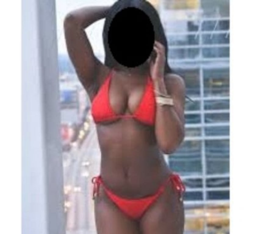 Escorts South East London Addington Village Station - South East London - Photos for Elena for a full-body massage and Croydon 4LH