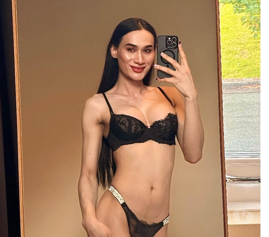 Escorts Lancashire Blackpool - Photos for Thai TS, with something below 🍆