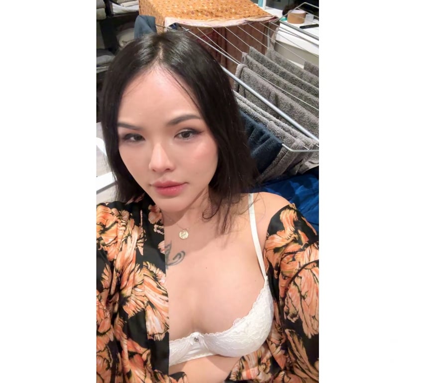 Escorts East London Bethnal Green - East London - Photos for Sexy Tiffany ❤️🦋Body massage oil