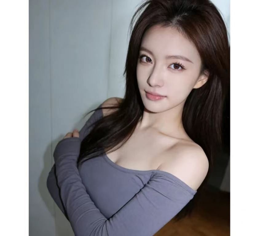 Escorts Cambridgeshire Cambridge - Photos for Sweet Demure Taiwan Student
