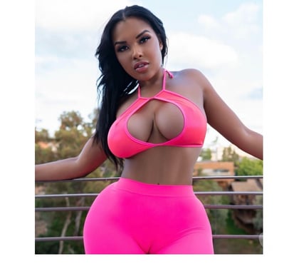 Escort Farnborough Rushmoor - Photos for Mell 🍑 BRAZILIAN HOT🇧🇷TROPICAL BEAUTY 🥳