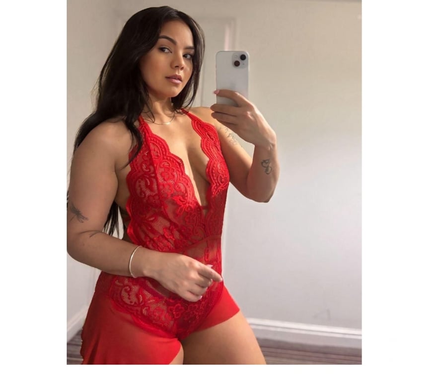 Escorts Bedfordshire Luton - Photos for Nina's first time in the city 🍒❤️‍🔥