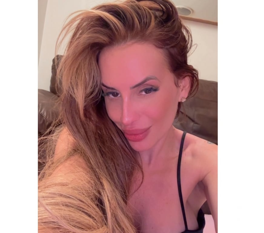 Escorts East London Bromley-by-Bow Station - E3 - East London - Photos for 🔥Your next favourite discovery has arrived in town🔥