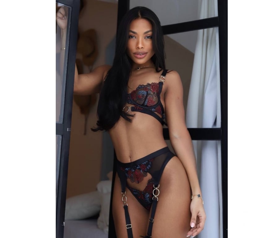 Escorts West London Paddington Station - West London - Photos for Naomi your girlfriend