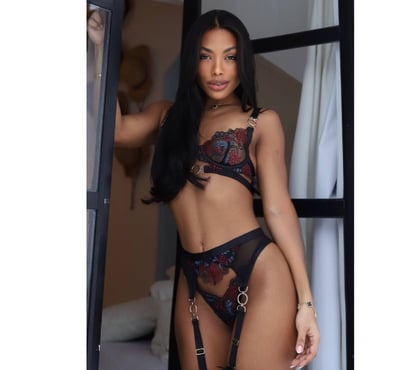 Escorts Paddington Station West London - Photos for Naomi your girlfriend