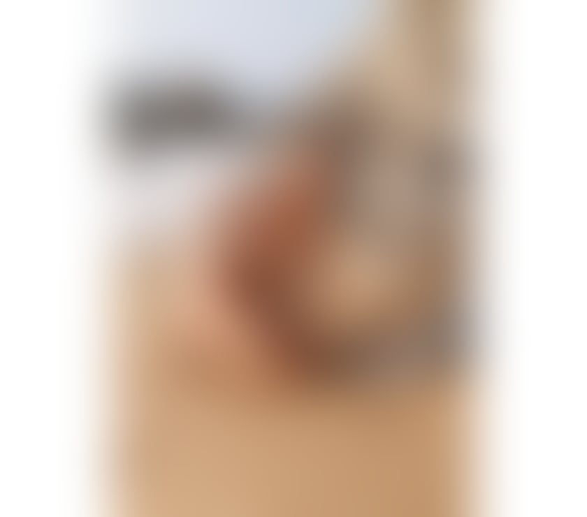 Escorts West London Barons Court Station - West London - Photos for Sarah, a blue-eyed Brazilian blonde