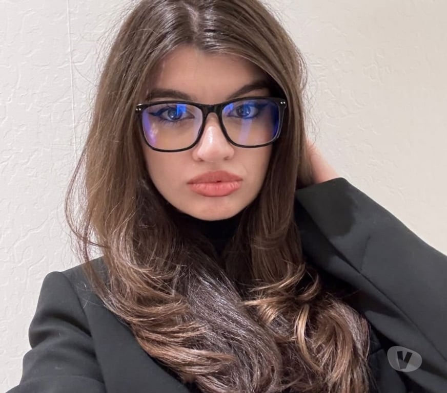 Escorts Buckinghamshire Milton Keynes - Photos for Petite Georgi Perfect Company