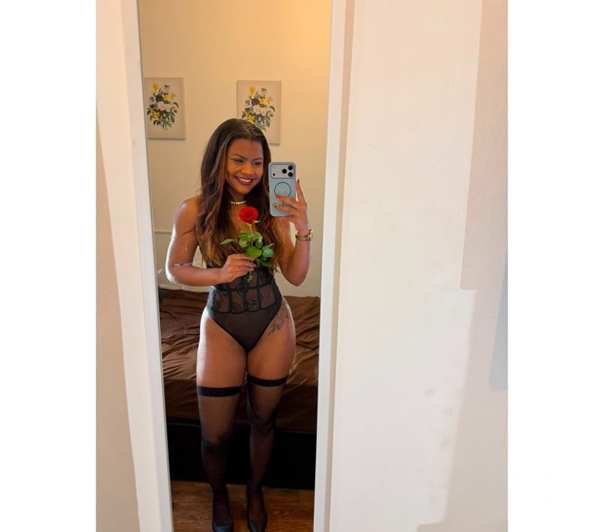Escorts South East London Croydon - Photos for 🍯 Enchantress and Alluring 🔥 Luana 🇧🇷