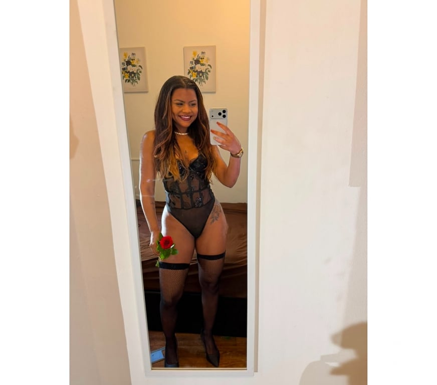 Escorts South East London Croydon - Photos for 🍯 Enchantress and Alluring 🔥 Luana 🇧🇷