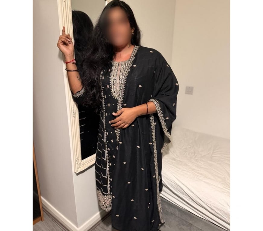 Escorts Derbyshire Derby - Photos for MAYURI SOUTH INDIAN TAMIL GIRL