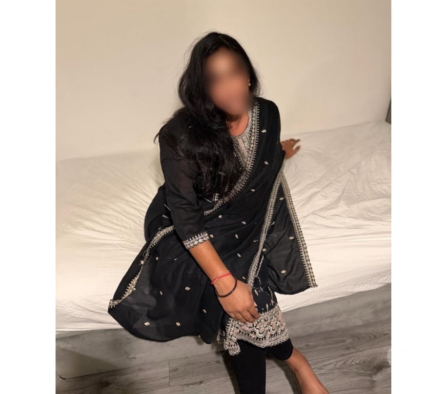 Escorts Derbyshire Derby - Photos for MAYURI SOUTH INDIAN TAMIL GIRL
