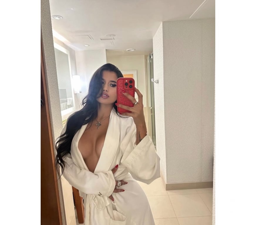 Escorts North West London West Acton Station - North West London - Photos for 💯 REAL PIC 🔥 ATTRACTIVE GIRL FOR COMPANY 💋