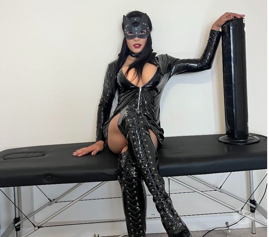 Trans Escorts Lancashire Preston - Photos for Alice Dominatrix 🔥😈 Fake tits