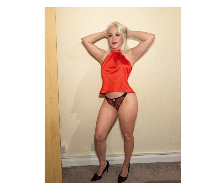 Escorts Oxfordshire South Oxfordshire - Photos for 💕BIANCA MATURE GFE🫦🍾PARTY