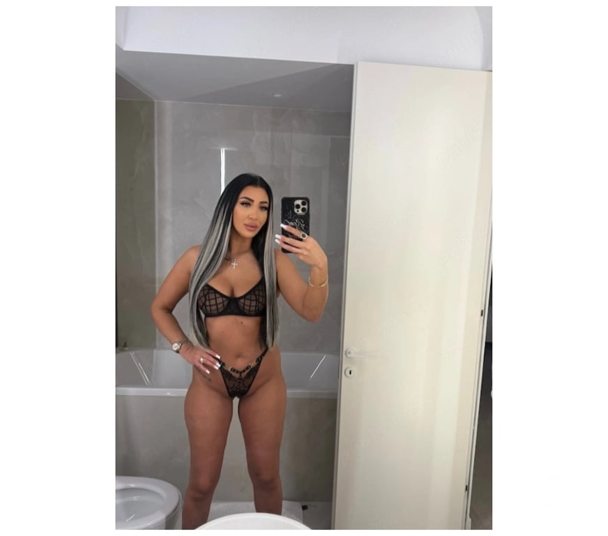 Escorts Aberdeen Aberdeen City Centre - Aberdeen - Photos for Roxy 👄 Pure Elegance & Relax – 24 7 Available⁠