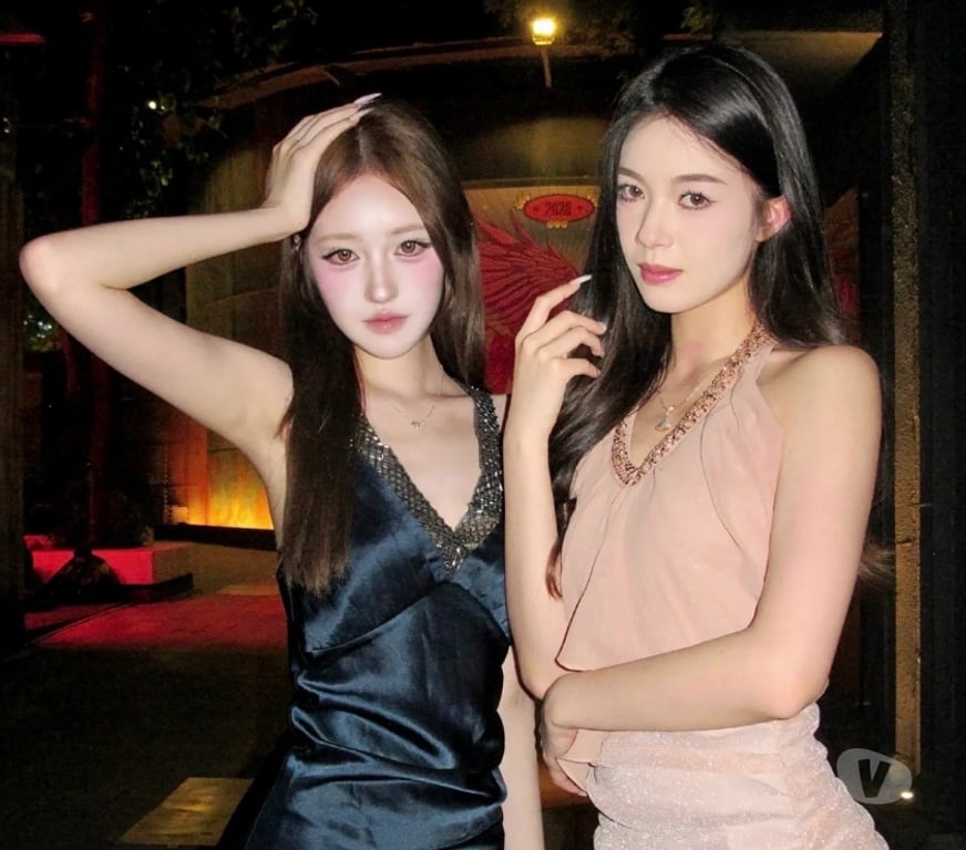 Escorts Edinburgh Edinburgh Old Town - Edinburgh - Photos for Korean Duo Girls 4 Hand Massage Kissing Full Body