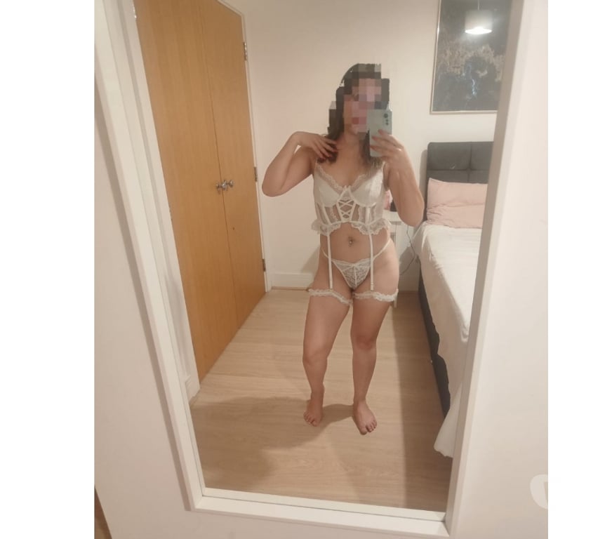 Escorts Surrey Guildford - Photos for Yara party girl 🫦🇧🇷🥰