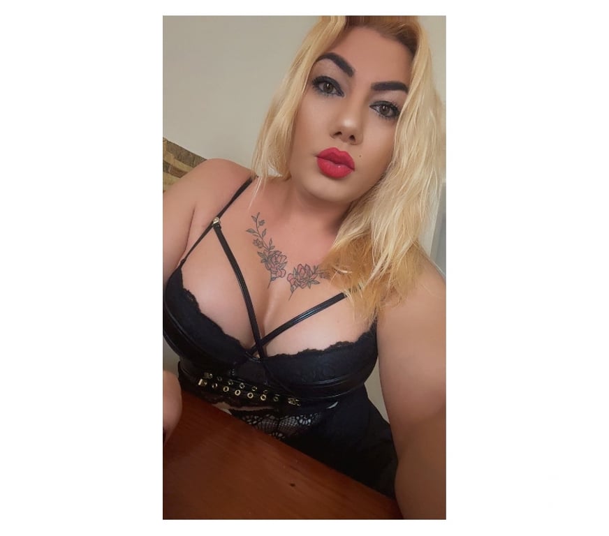 Escorts Bedfordshire Luton - Photos for XL Simina TRANSEXUAL curvy party big boobs🍑❤️