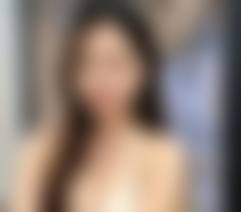 Escorts Colinton Edinburgh - Photos for South Asia Princess Girl Stacey Kissing Full Body