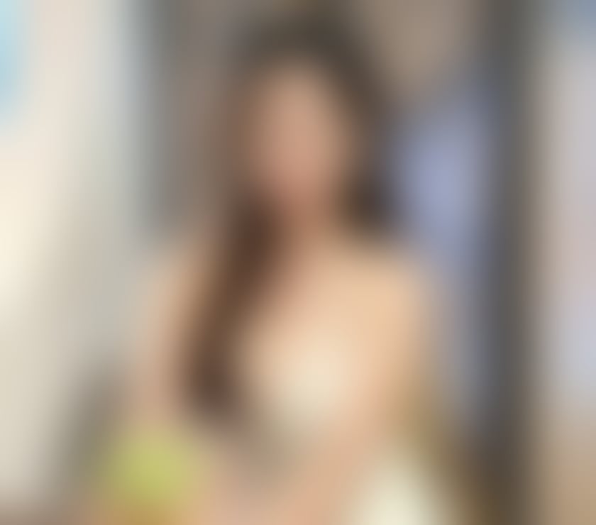  Escorts Colinton Edinburgh - Photos for South Asia Princess Girl Stacey Kissing Full Body