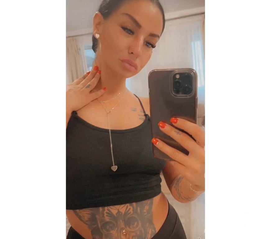 Escorts East London Leyton - East London - Photos for Now girls brunett sofia 💋😍😍😍