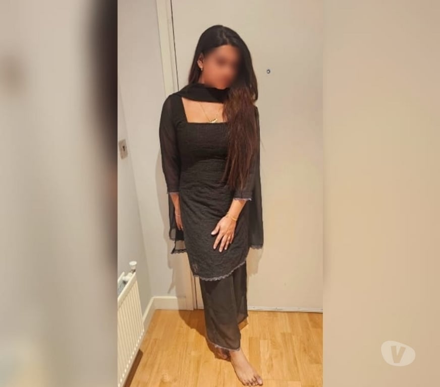 Escorts Wiltshire Swindon - Photos for Amrita Tamil Indian Girl in Swindon Town Centre