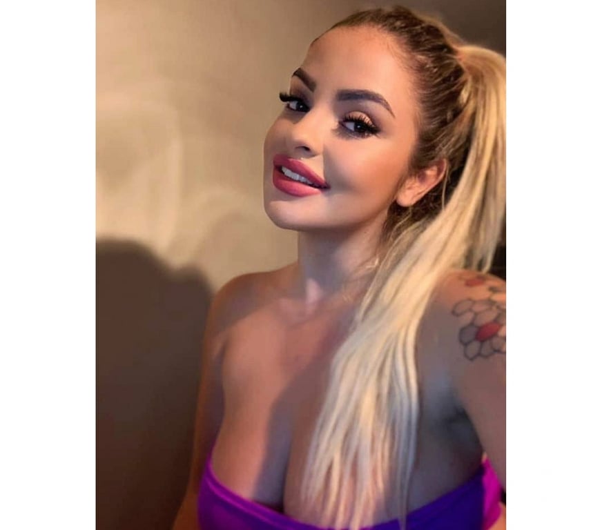 Escorts West Yorkshire Leeds - Photos for Real Petite Slut | Huge Natural Tits 🍒