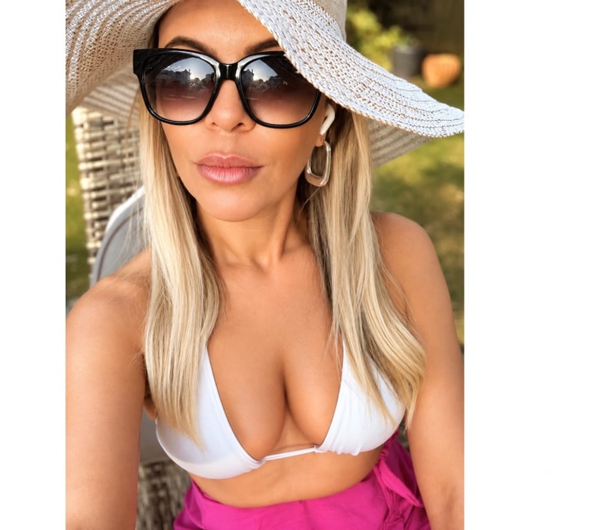 Escorts Kent Gravesham - Photos for Gaby Latina 🍓✨ An Unforgettable Presence 🥂🌹