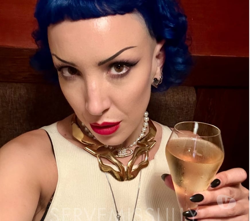 Escorts West Yorkshire Leeds - Photos for MISS LILLY – Elegant Experienced Dominatrix Leeds
