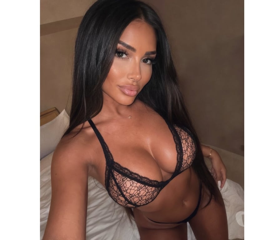 Escorts South West London Battersea - South West London - Photos for BUSTY BRUNETTE 🖤 PARTY 🖤 OUTCALL