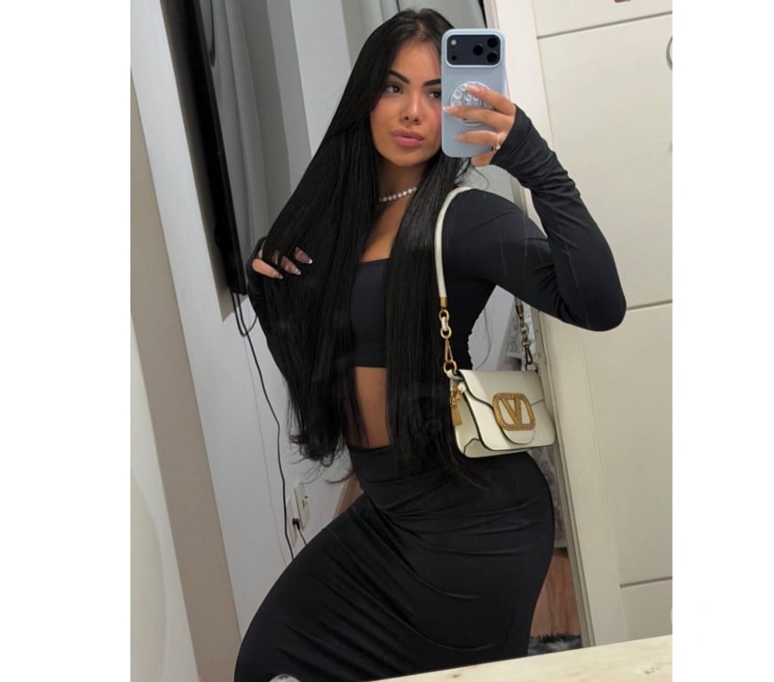Escorts West Northamptonshire Northampton - West Northamptonshire - Photos for Hot Brunette 🔥 Spicy 🌶️ Partyyy