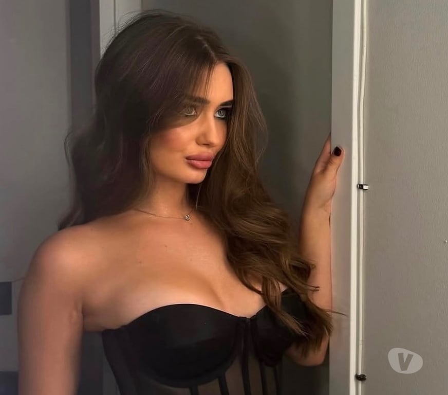 Escorts West Sussex Crawley - Photos for 🩷hi I'm new in town Lisa 🩷party girl only outcall