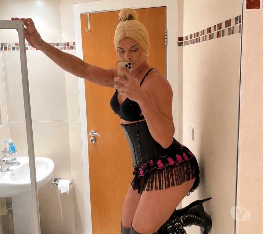 Trans Escorts North West London Harrow - Photos for Hi... my name is sabrina bonatto 💃🏼💖🎀