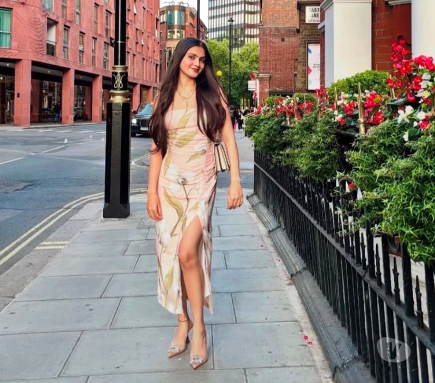 Escorts East London Havering - Photos for Indian Girl Available for Companionship
