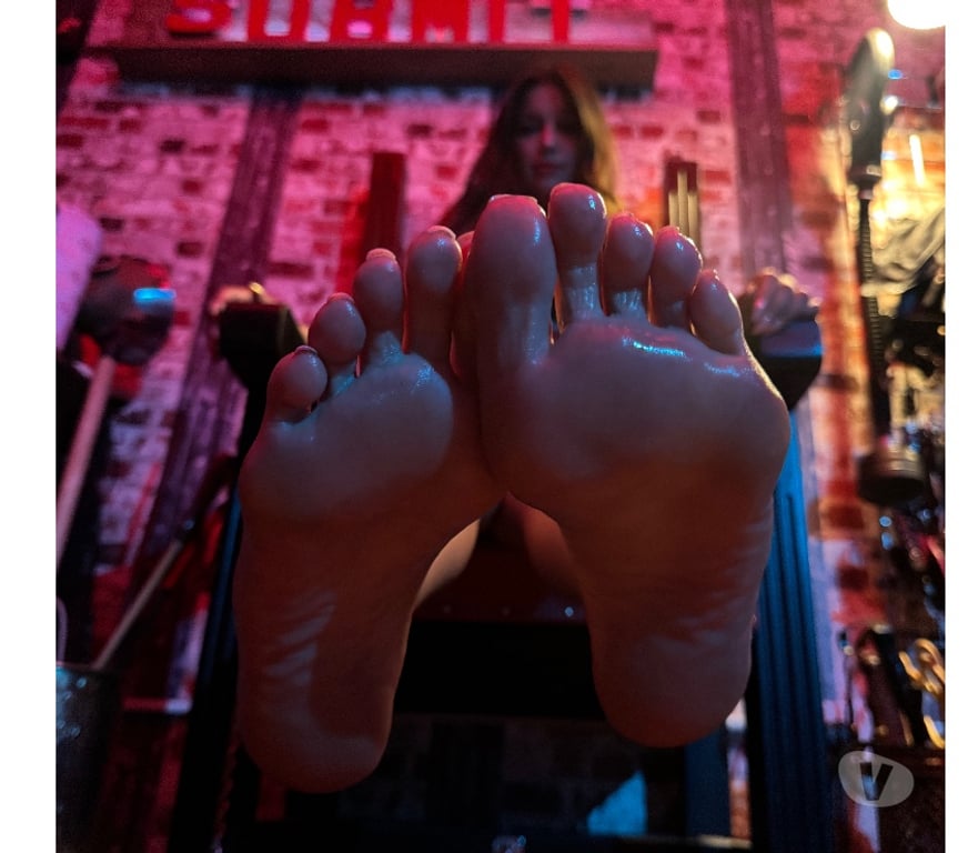 Escorts Warwickshire Rugby - Photos for Tall unique Dominatrix