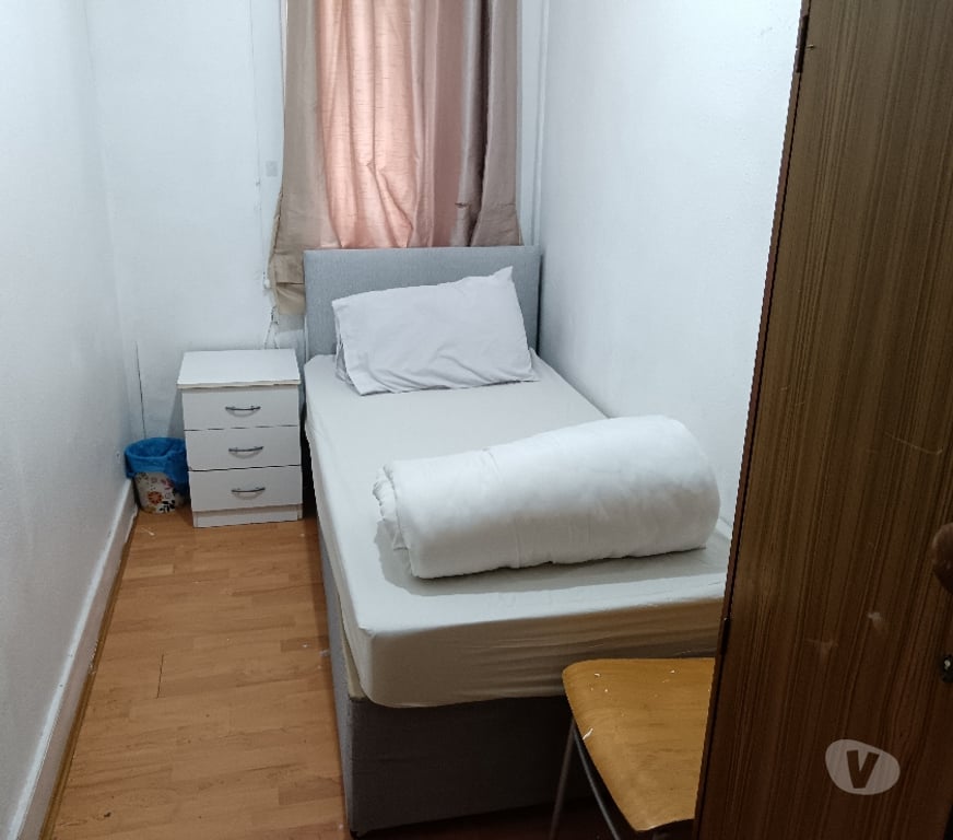 room to let East London Upton Park - East London - Photos for single room to let @ E13 9DA all bills inclusive available!